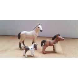 10 Schleich paarden, veulens en pony