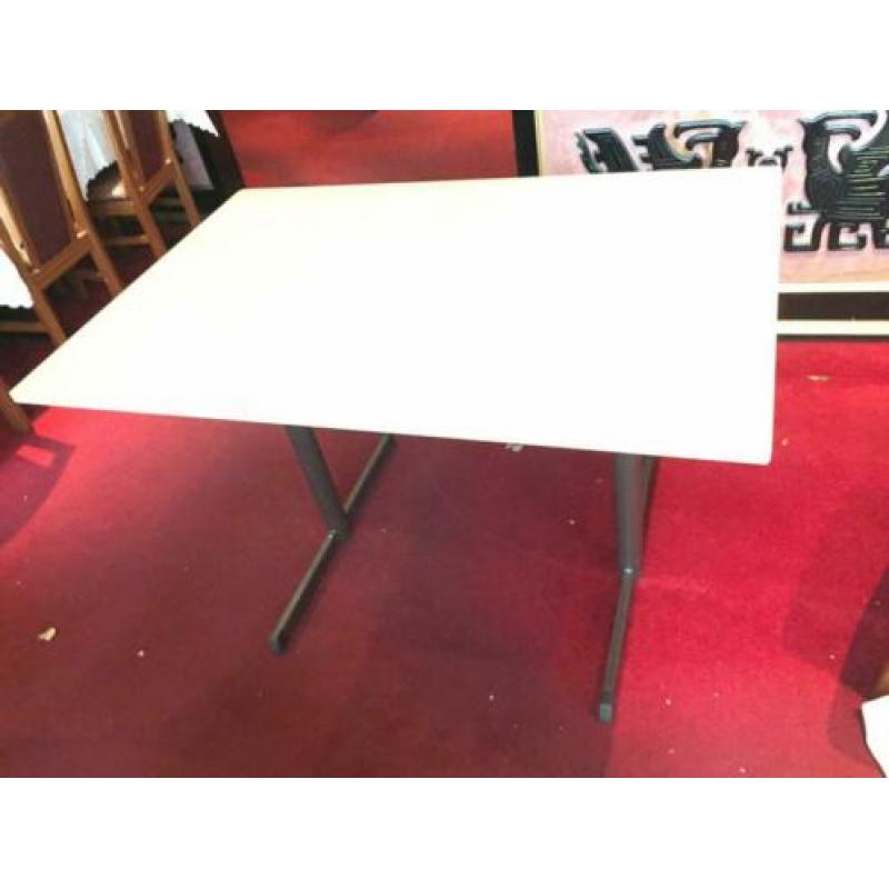 Tafel met mdf blad