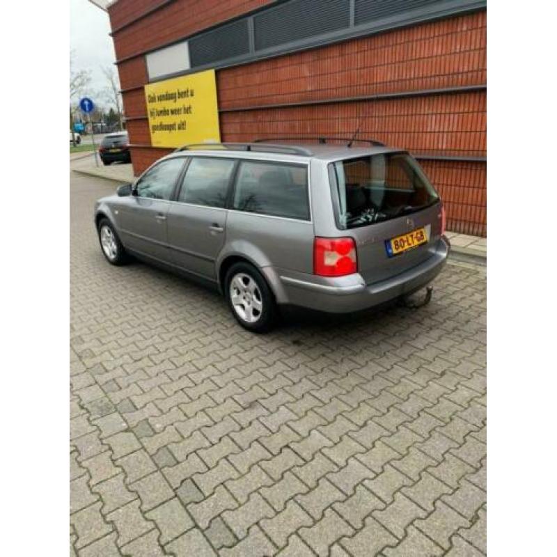 Volkswagen Passat 2.0 Variant 96KW 2003 Grijs