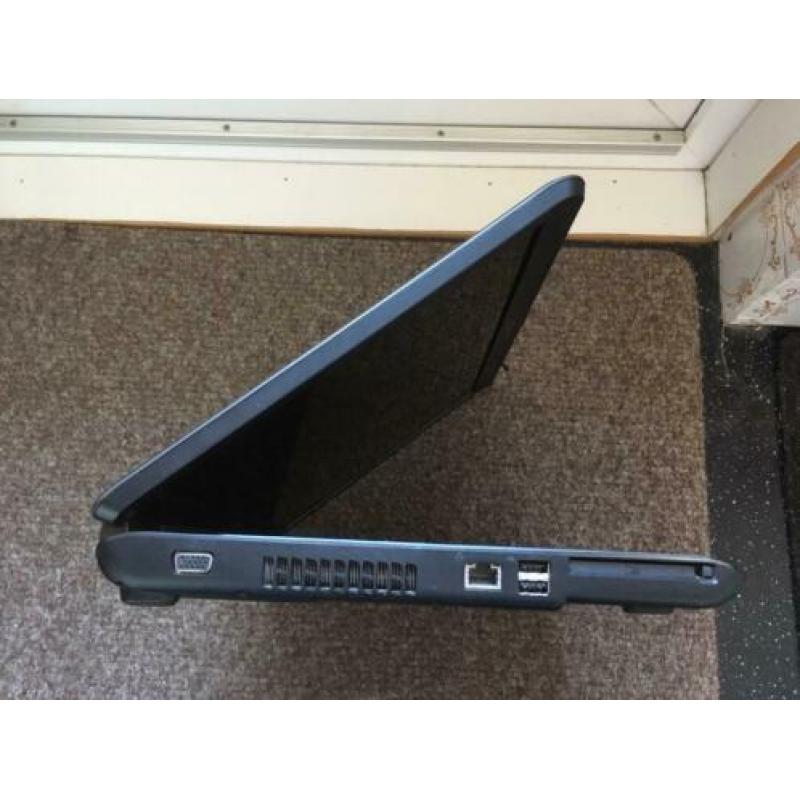 toshiba Satellite l350 17 inch NIEUWE BATTERIJ