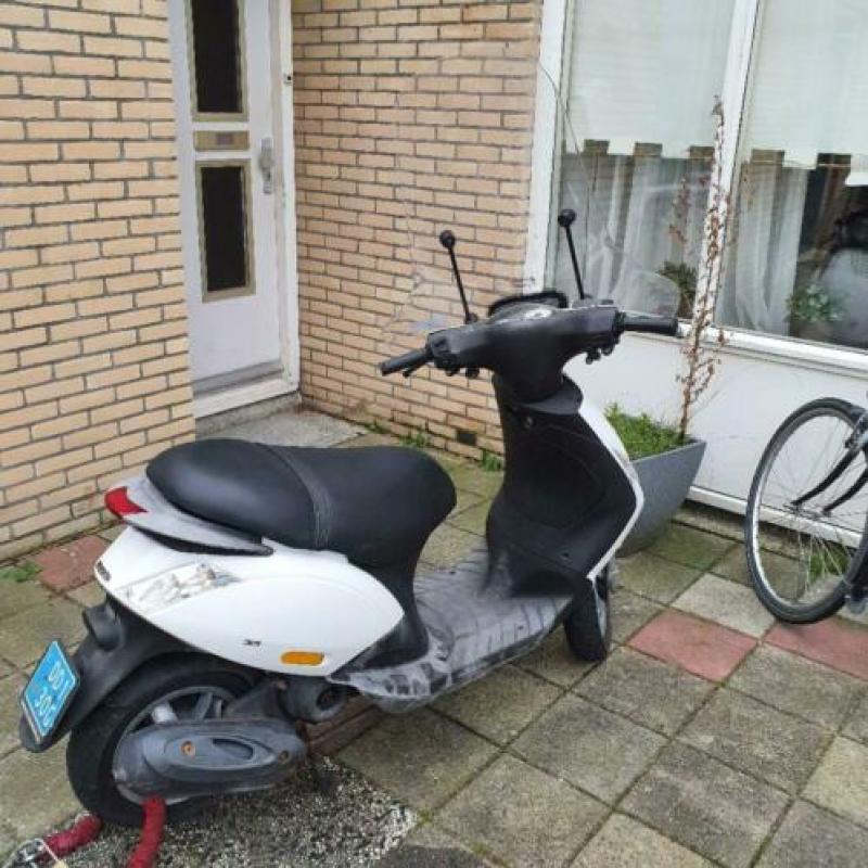 Piaggio zip snor 4 takt wit uit 2005