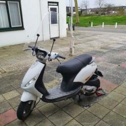 Piaggio zip snor 4 takt wit uit 2005