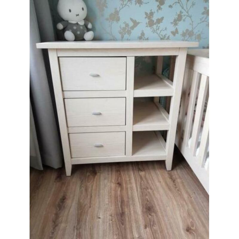 Te koop! Commode en Ledikant TWF Marseille 3 laden en 3 vakk