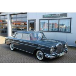 Mercedes-Benz S-Klasse 220S W111 UNIEK OHNE FLOSSEN YOUTUBE