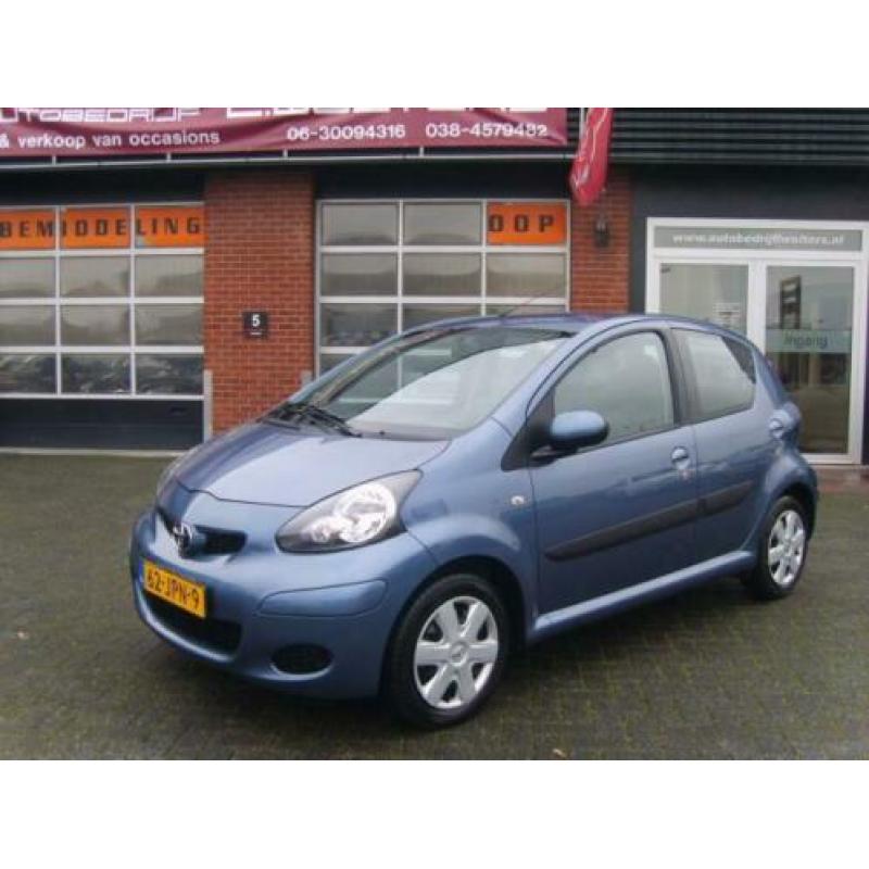 Toyota Aygo 1.0-12V Comfort elk ramen centrale deur 5 deurs