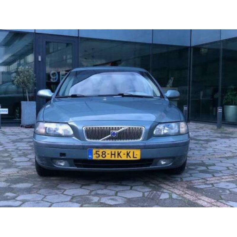 Volvo V70 2.4 140pk airco automaat inruil mogelijk!