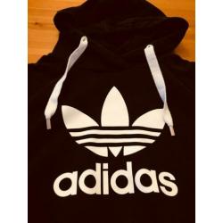 Gave zwarte Adidas hoodie met wit logo, maat 36/S