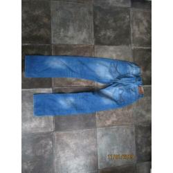 Broek maat 146