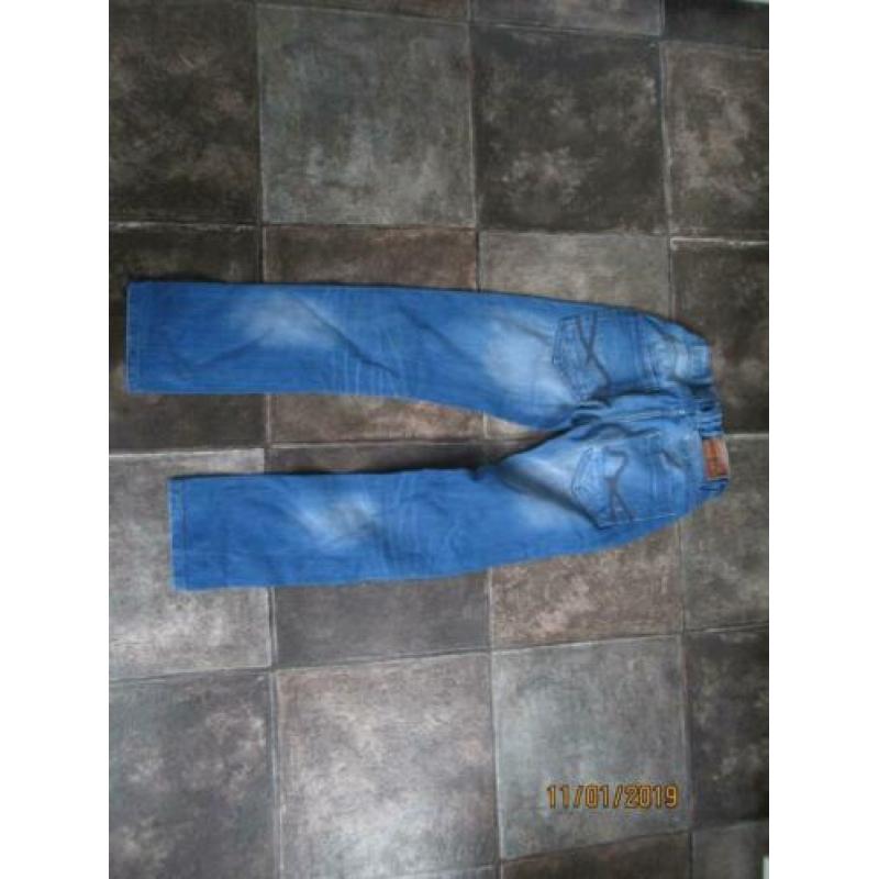 Broek maat 146