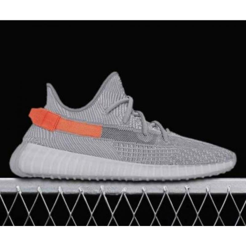 Yeezy V2 Tail light US-10 EU-44