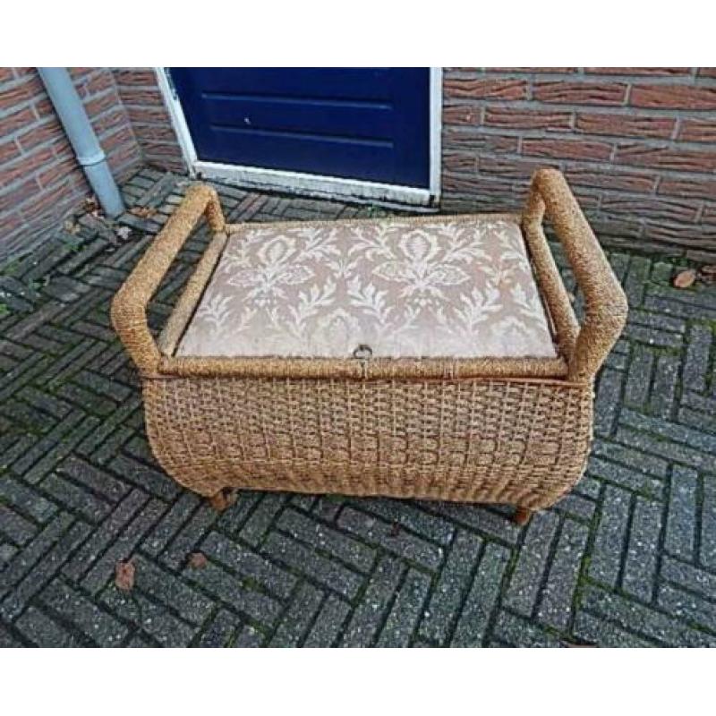 Oude Naaimand - Vintage Antiek Brocante Landelijk