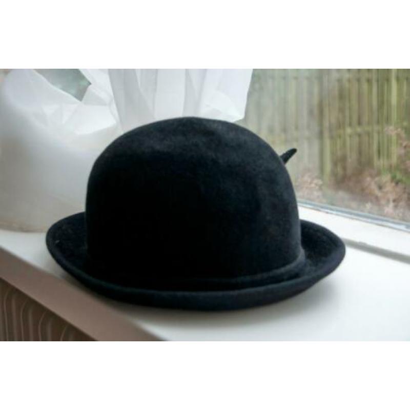 Zwarte 'bowler hat' hoed van vilt