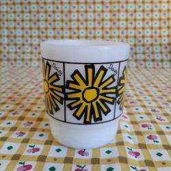 Vintage Beker Daisy Fire King Retro