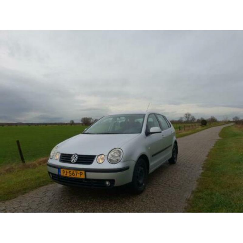 Volkswagen Polo 75 1.4 Comfortline 2002 Grijs