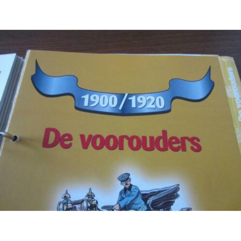 boeken 4 mappen met informatie over de auto, ook formule 1