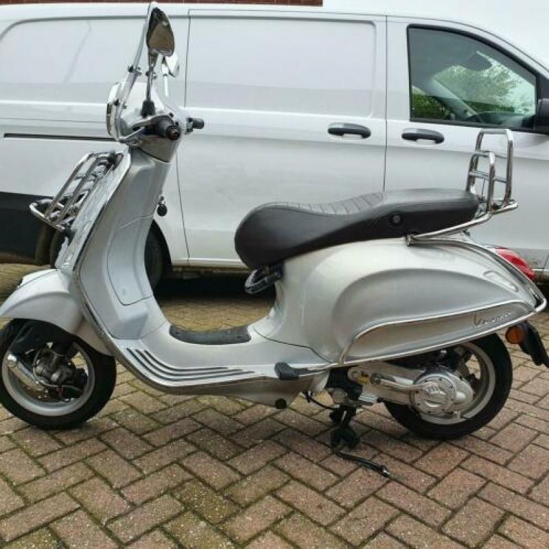 Vespa primavera touring 25km