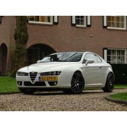 Alfa Romeo Brera 1.7 T SkyWindow 1750 235PK/NavCarplay/19inc