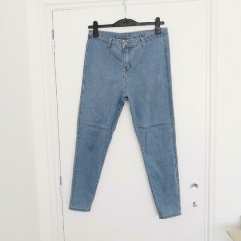 Licht blauwe high waisted stretch jeans (easy jean lookalike