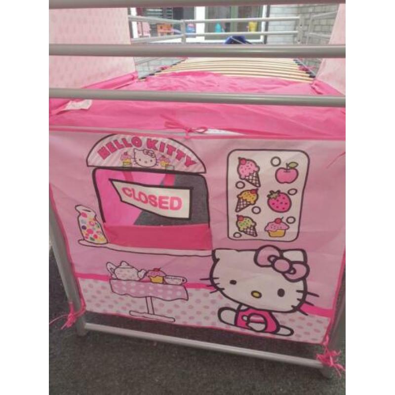 Halfhoogslaper middenslaper bed leenbakker tokio hello kitty