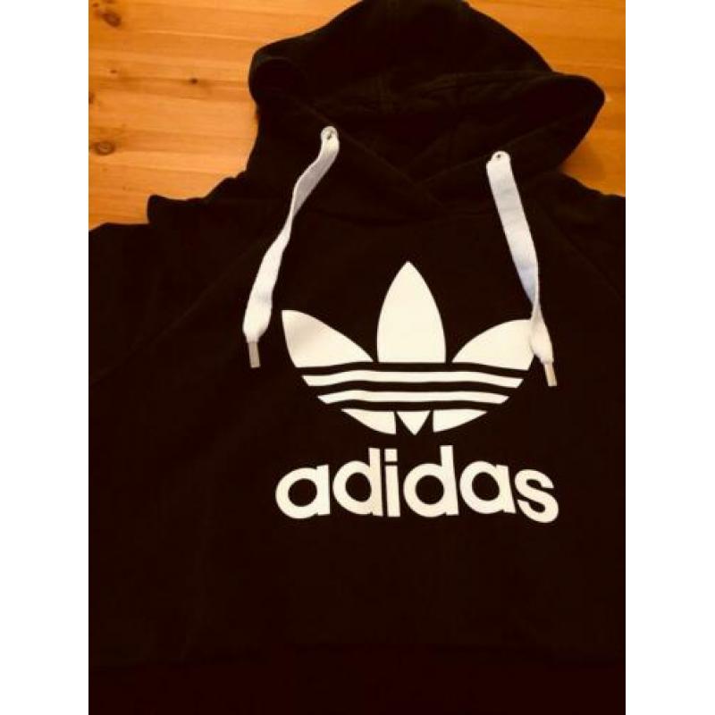 Gave zwarte Adidas hoodie met wit logo, maat 36/S