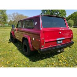 Jeep Cherokee 5.9 Chief AUT 4WD 1979 Rood (oldtimer)