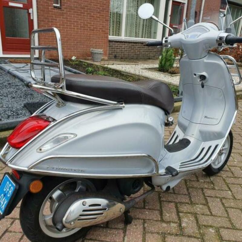 Vespa primavera touring 25km