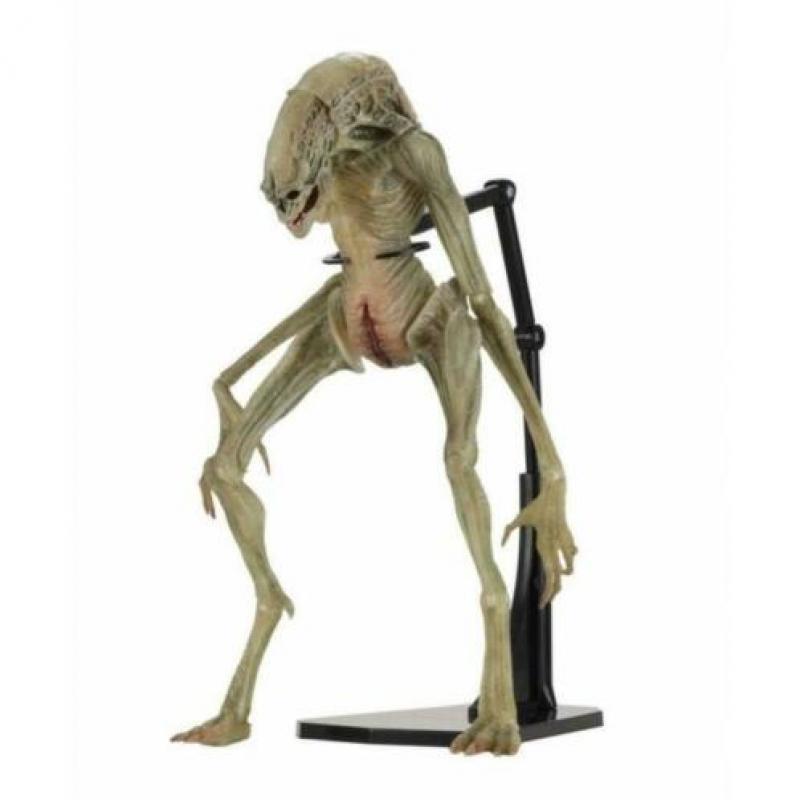 Alien Resurrection Deluxe Action Figure Newborn 28 cm