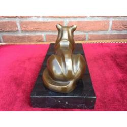 liggende bronzen kat in art-deco stijl