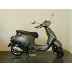 Vespa Sprint S Matgrijs 25 km/h 4-takt Occassion