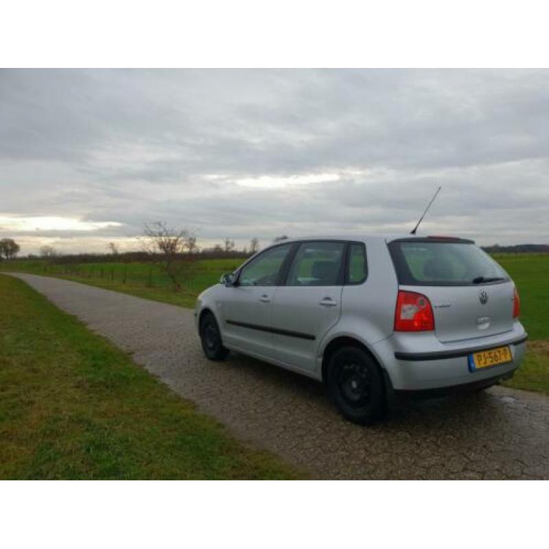 Volkswagen Polo 75 1.4 Comfortline 2002 Grijs