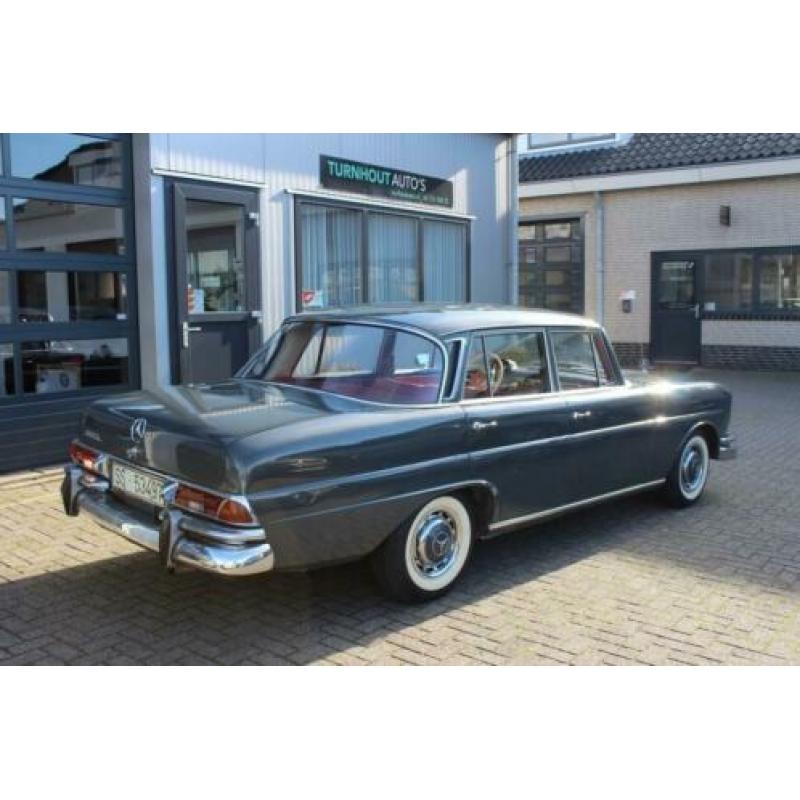 Mercedes-Benz S-Klasse 220S W111 UNIEK OHNE FLOSSEN YOUTUBE