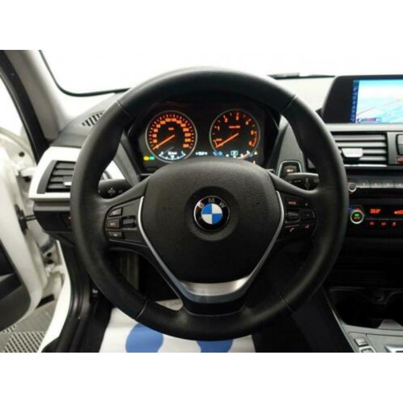 BMW 1 Serie 116D HIGH EXECUTIVE Sport Aut8, Navi, Xenon, PDC