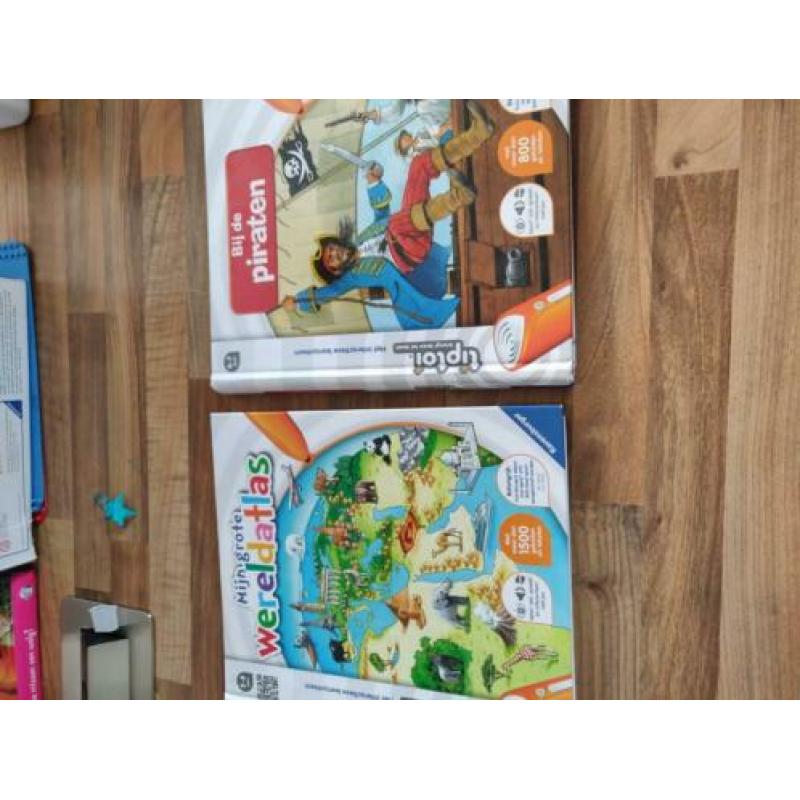 Tiptoi puzzels, boeken,spellen en 2 stiften met 1 oplader.