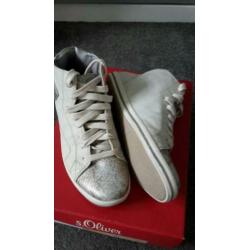 Grijze sneakers van s.Oliver mt 37