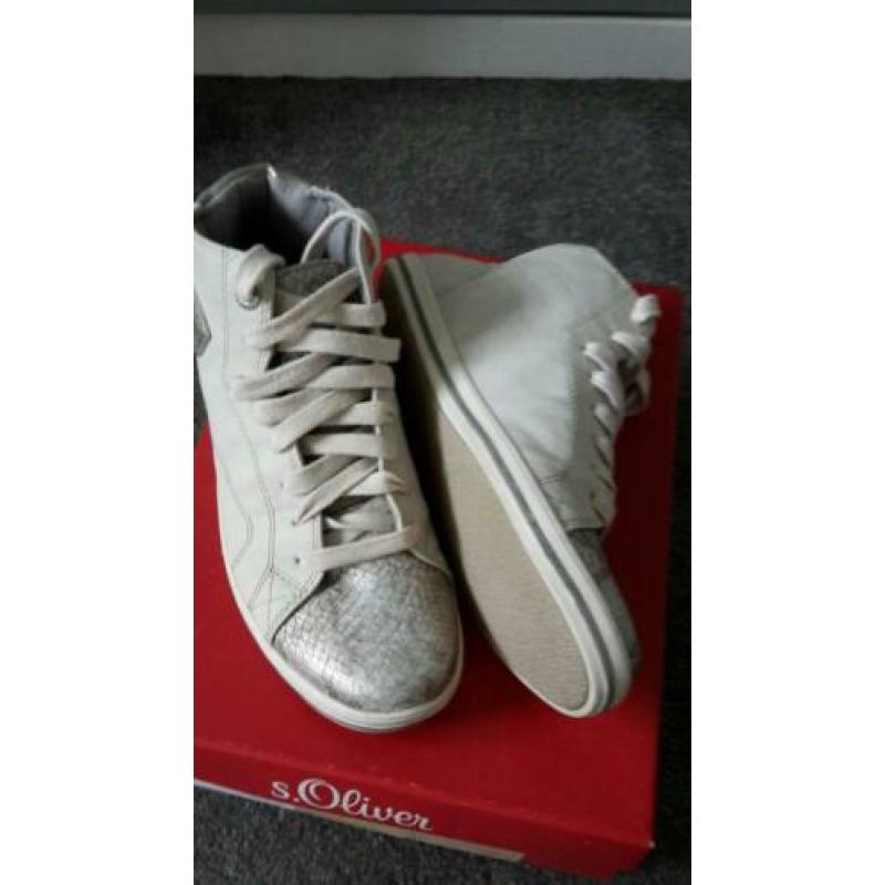 Grijze sneakers van s.Oliver mt 37