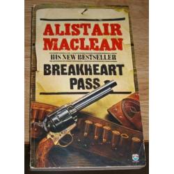 Diverse boeken van Alistair MacLean