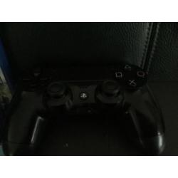 PlayStation 4 500gb met 12 spellen en 1 controller