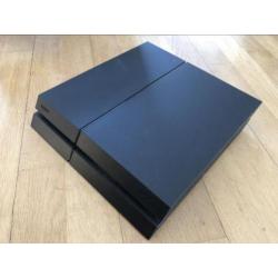 Playstation 4 1TB + 2 controllers