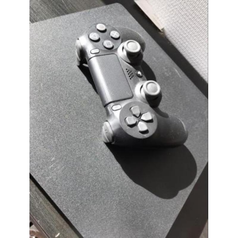 Playstation 4 1TB + 1 controller