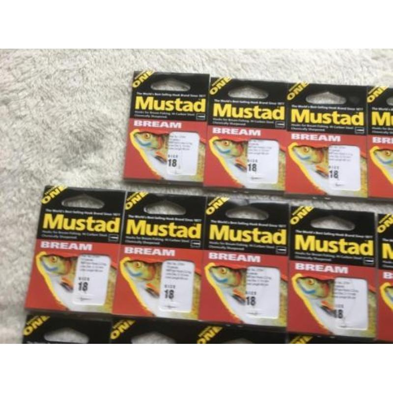 adv 23 / NIEUW set 16 boekjes onderlijntjes MUSTAD